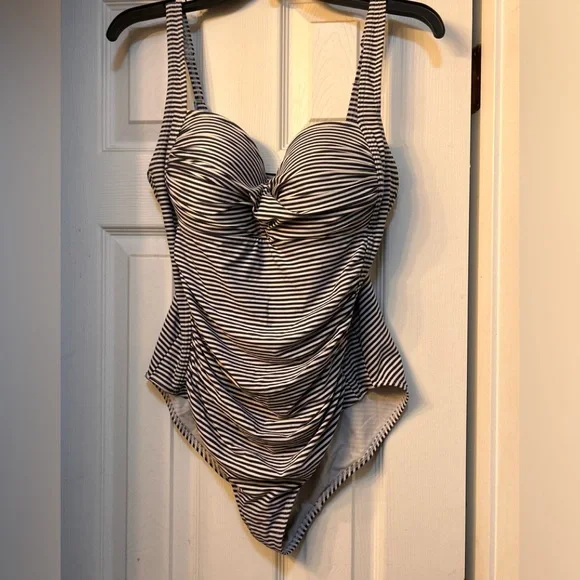 NipTuck Striped navy white Swimsuit size 12 - Picture 2 of 6